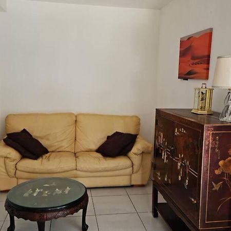 Maison Centre De Bellegarde Avec Jardin Et Terrasse Equipee D'Un Salon De Jardin Et D'Un Barbecue Cuisine Equipee 3 Chambres Avec 2 Lits Double 140X190 Et 2 Lits Simple Chauffage Poele A Granules Parking Gratuit Devant La Maison Bellegarde-du-Loiret Buitenkant foto
